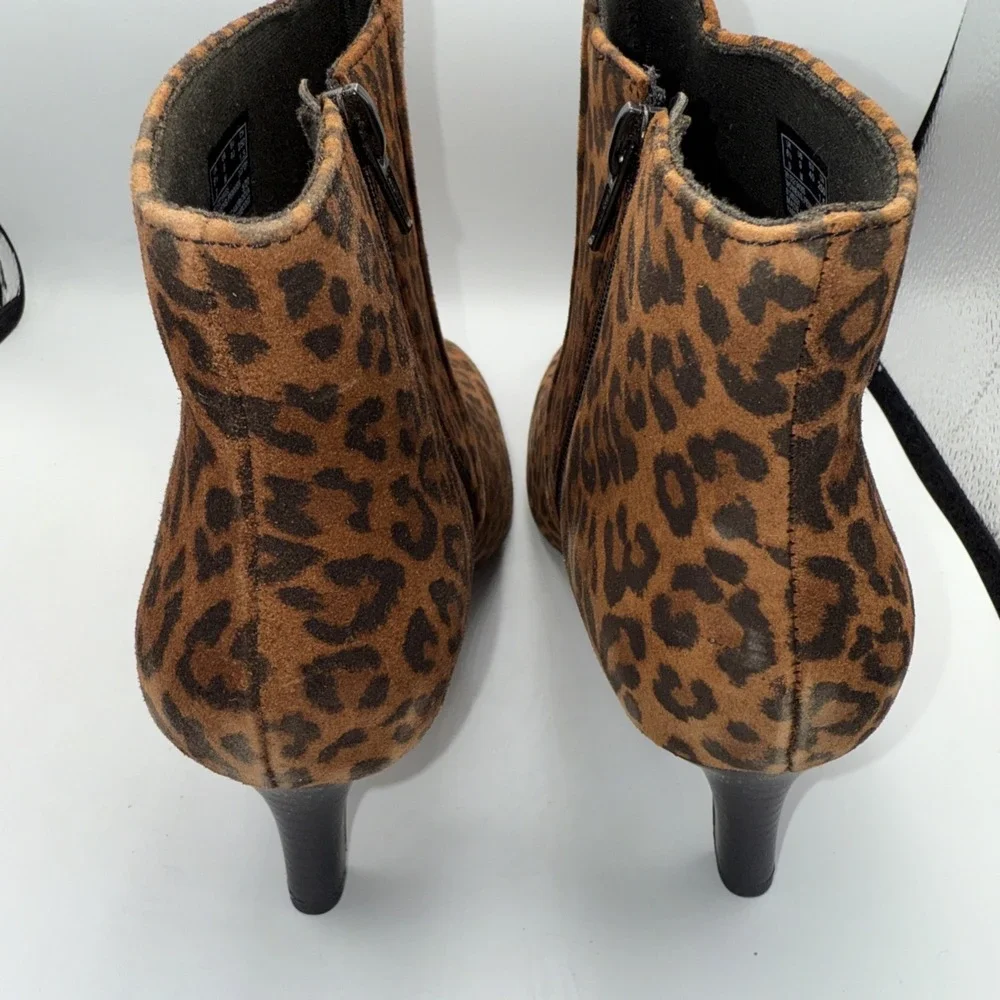 LADIES CLARKS POINTED HEELED ZIP LEOPARD PRINT SUEDE ANKLE BOOTS ILLEANA PETAL - Picture 4 of 11